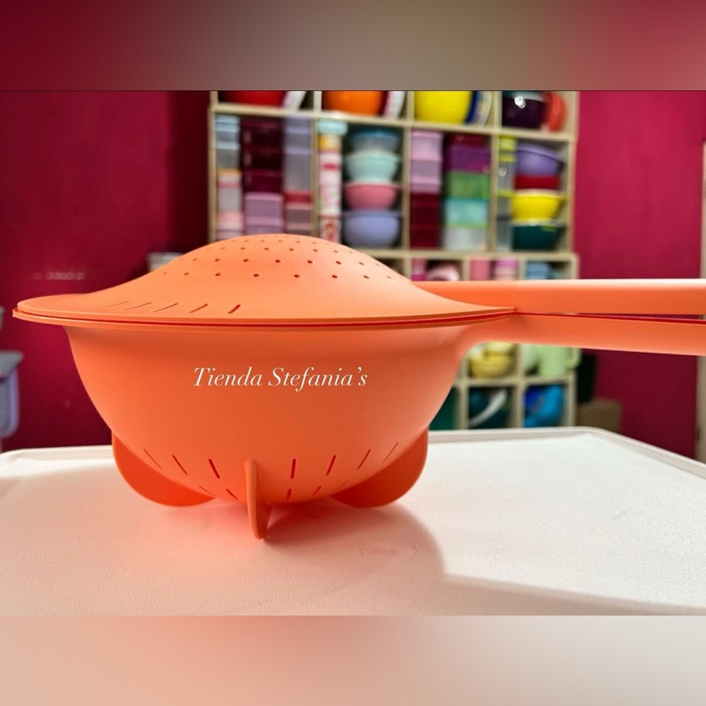 Tupperware Colander Strainer 2 Piece Set 2.8L/ 2.9qt Coral Double Strainer